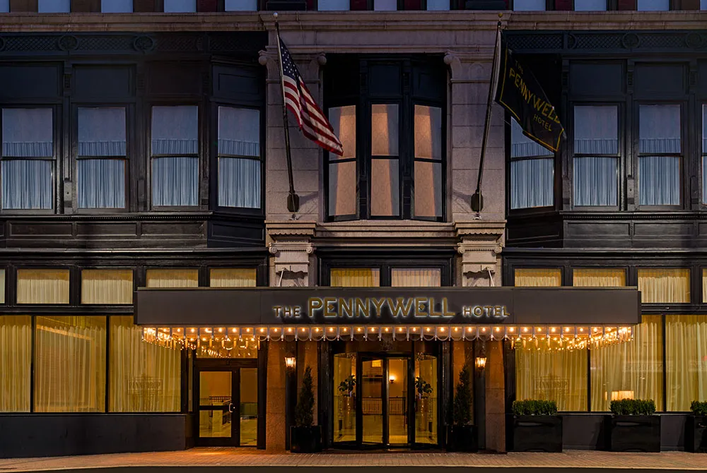 Hilton Pennywell St. Louis at the Arch Exterior by Night